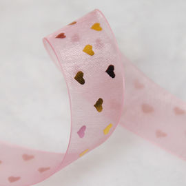 Red Ribbon in Sheer Ribbon với quà tặng vàng lá bọc rộng 22mm